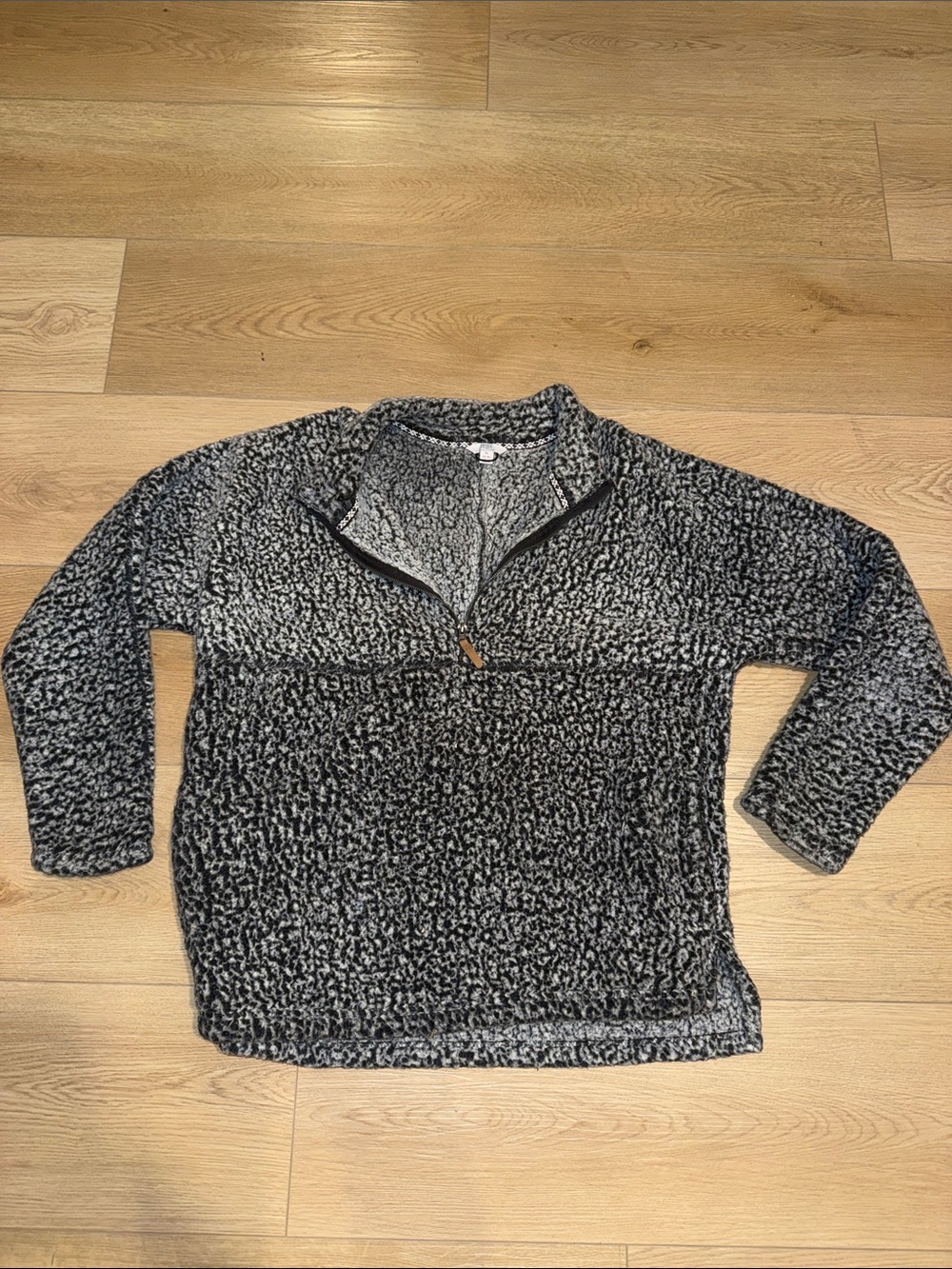 Women’s Half-Zip Sherpa Pullover Sweater - Black & Gray